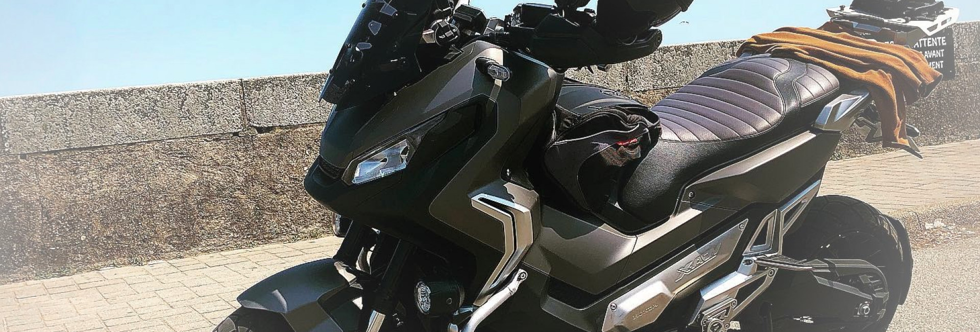 La Moto Taxi se joue des Embouteillages l été à Quiberon
